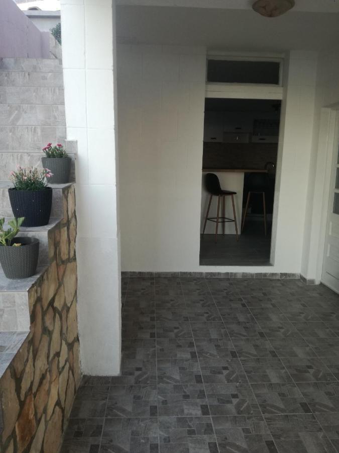 Apartman Laus Zavalatica Exterior foto